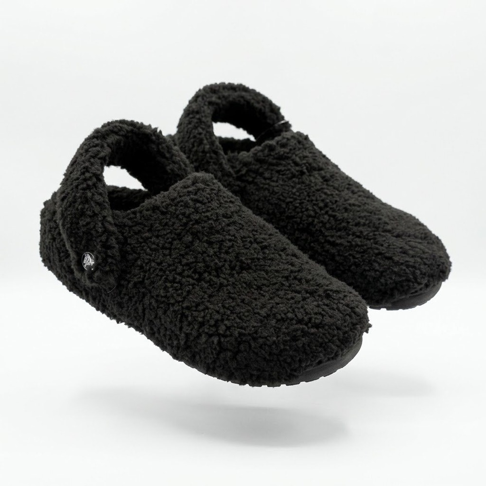 Crocs Classic Cozzzy Slipper Women 6 Men 4 Black NWT Faux Shearling 209386-001
